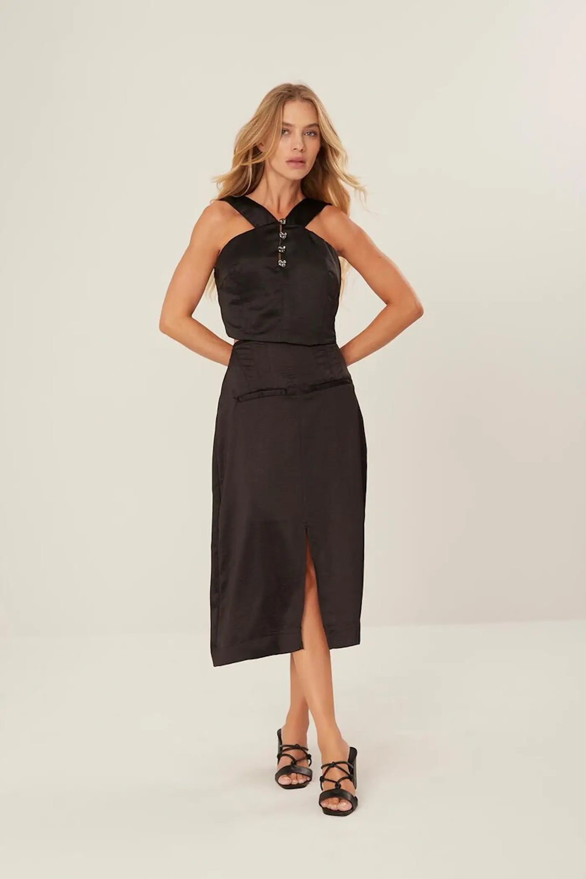 Noite Button Crop Top
